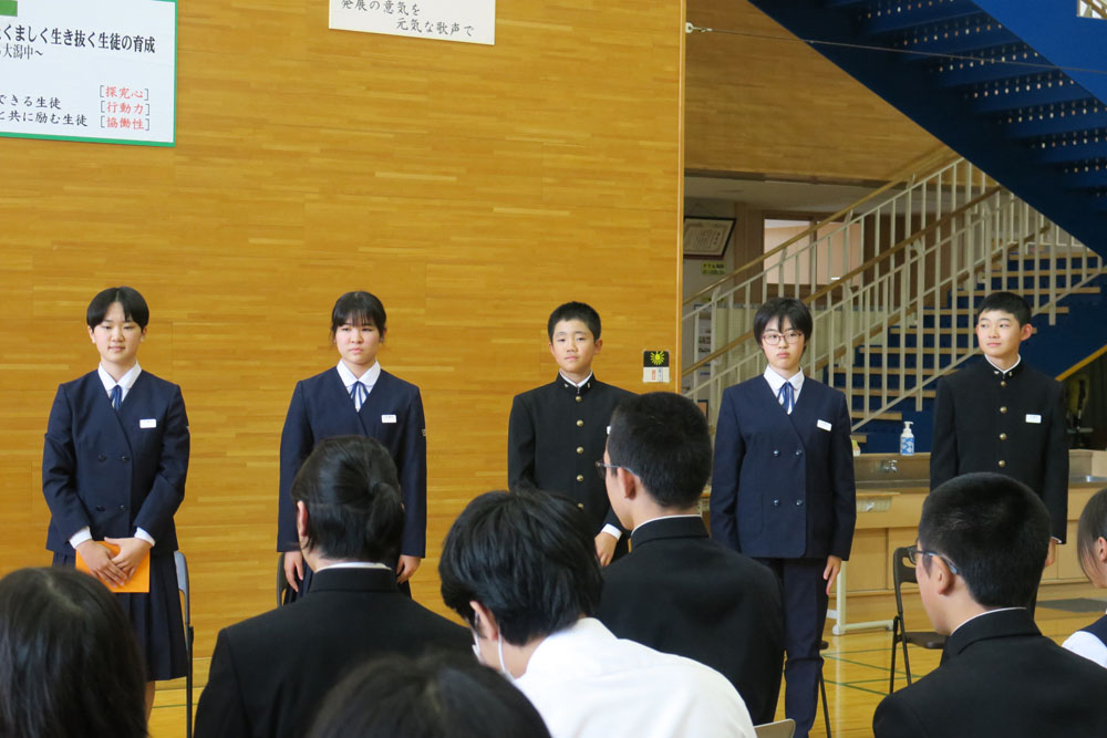 生徒会役員任命式の様子3